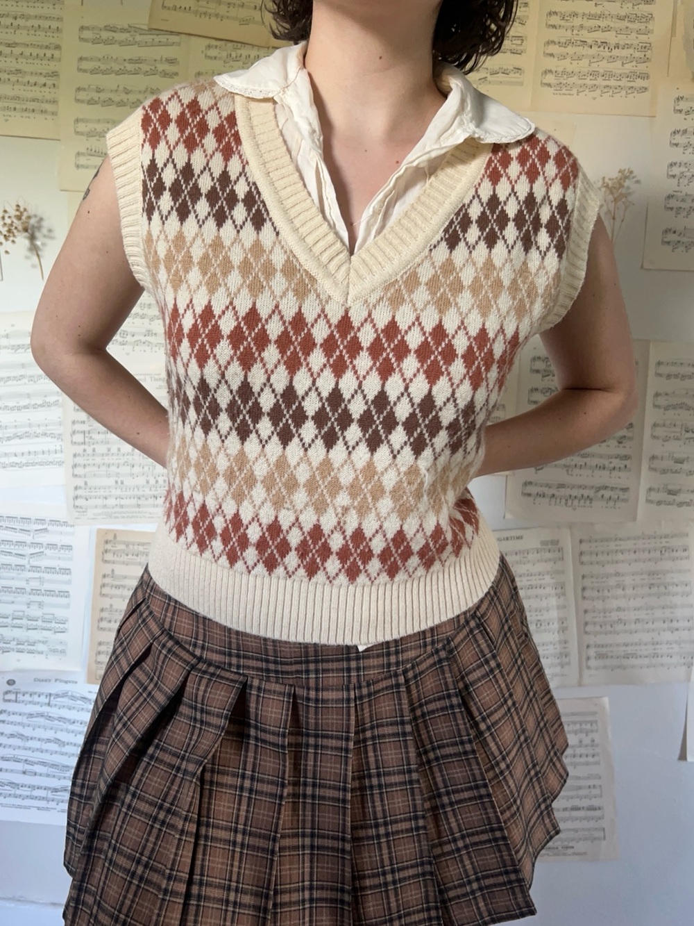 Vintage-Inspired Argyle Sweater Vest in Cream and Brown
